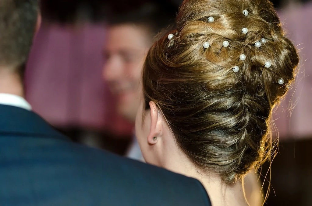 Idées de coiffures élégantes pour la mariée moderne